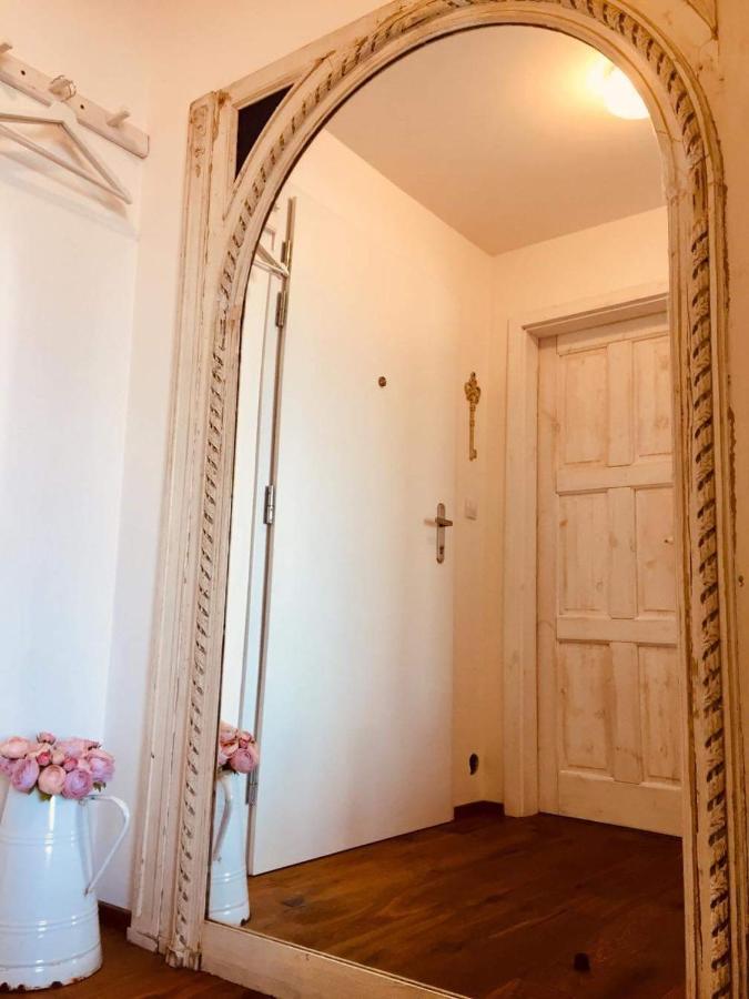 Appartements Des Merveilles 미쿨로프 외부 사진